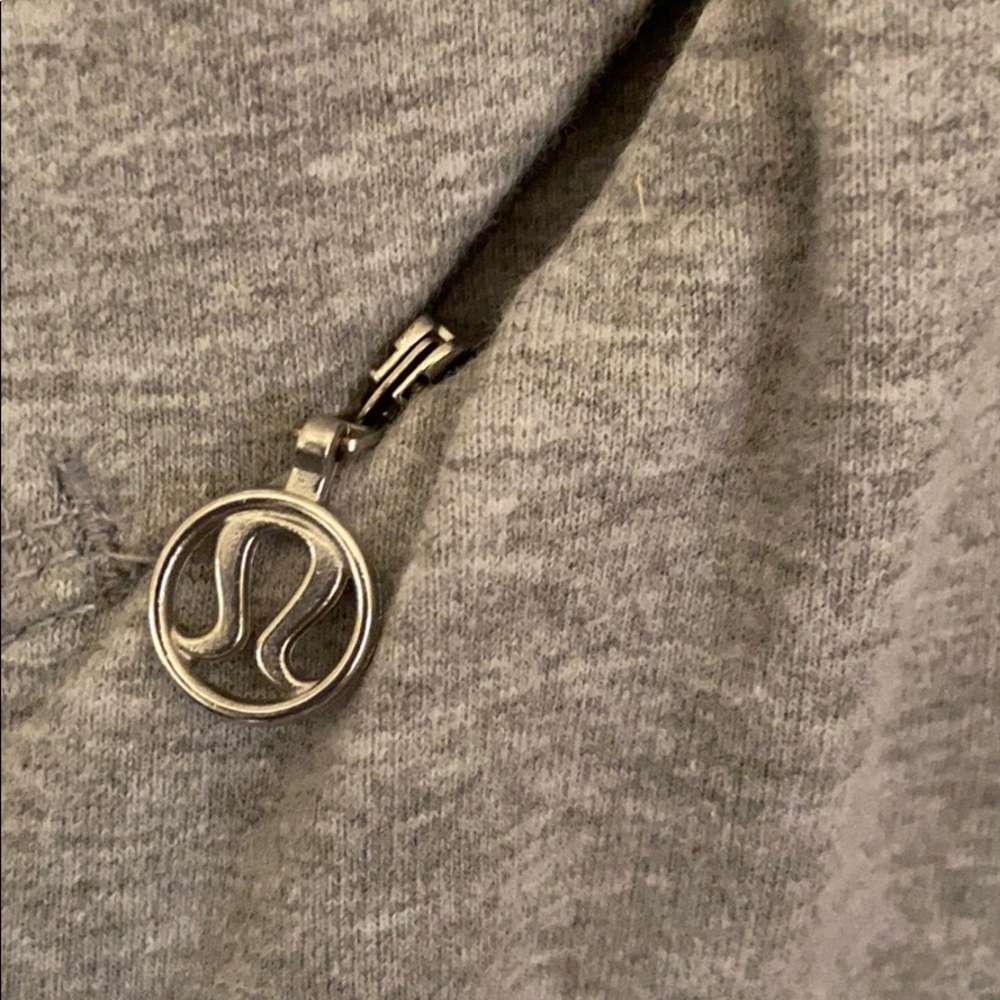 Women’s Lululemon Grey Funnel Neck Pullover